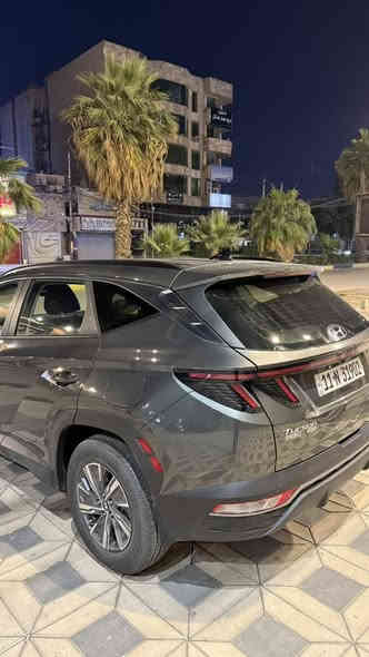 السلام عليكم اقرة التفاصيل كاملة والي تحتاجة اتصل وبلخدمة
السعر 215 والمجال جداً محدود
مكاني بغداد السيدية  
الرقم:***********

توكسان 2023 هايبرد وارد امريكي 
الحادث بنيد مبدل نفس اللون بدون صبغ+جاملغ السائق بارد على گد شبر 

 فقط لااكثر ولااقل والحادث مالها سطحي البدنة والراديتر البلاديات نفسهن تجي تتاكد وبلخدمة

السيارة بدون قطرة صبغ بدون اي شخط جداً نظيفة ومحافظ عليها

السيارة رقمها بغداد ب اسمي ومشروع وطني تتحول بكل محافظات العراق يعني

ماشية السيارة 40 الف كيلو وفول مواصفات عدا البانوراما 

مكينة السيارة تكون 1.6تيربو وهايبرد السيارة صاروخ الله شاهد بلشلعة والمعدل كذلك ال200 ولايمها

الگير يكون AT و6 نمر وليس CVT

صدر السيارة الامامي والخلفي جديد بلكامل قبل اسبوع بدلتة بل اضافة الى تخم تايرات كامل قبل شهر ونص شديتة 

السيارة صافية والحمدلله مناقصها اي شي لاكلوب بلدشبول ولامنا ومنا اي نقص بيها تنزل من سعرها الي يعجبك واني حاضر 

المواصفات 
رادارات 360 درجة توقف ذاتي في حال تقترب السيارة من حاجز  داير مداير السيارة طبعا 
السيارة بصمة تشغيل وابواب والجنطة وشفط تكون 
كراسي كهرباء وتدفئة ومخمل مو جلد 
تشغيل عن بعد تحديد مسار قيادة ذاتية جيدة جداً كروز سرعة 
الجام اربع بوب اوتو 
تبريد قطعتين خلفي وامامي ويكون بيانو يعني لمس ومنفصل اكيد 
البجم زنون بلكامل 
مانع تزحلق
