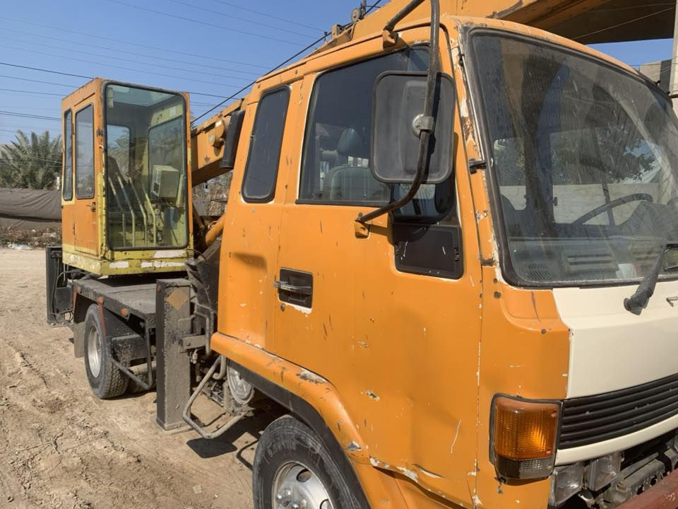 سلام عليكم كرين اش للبيع جوه ازوزه كرين كفاله  عامه سلايتين تخم تاير موديل ١٩٩٢ السعر ٢٦٠ او بيه مجال رقم الهاتف ***********
