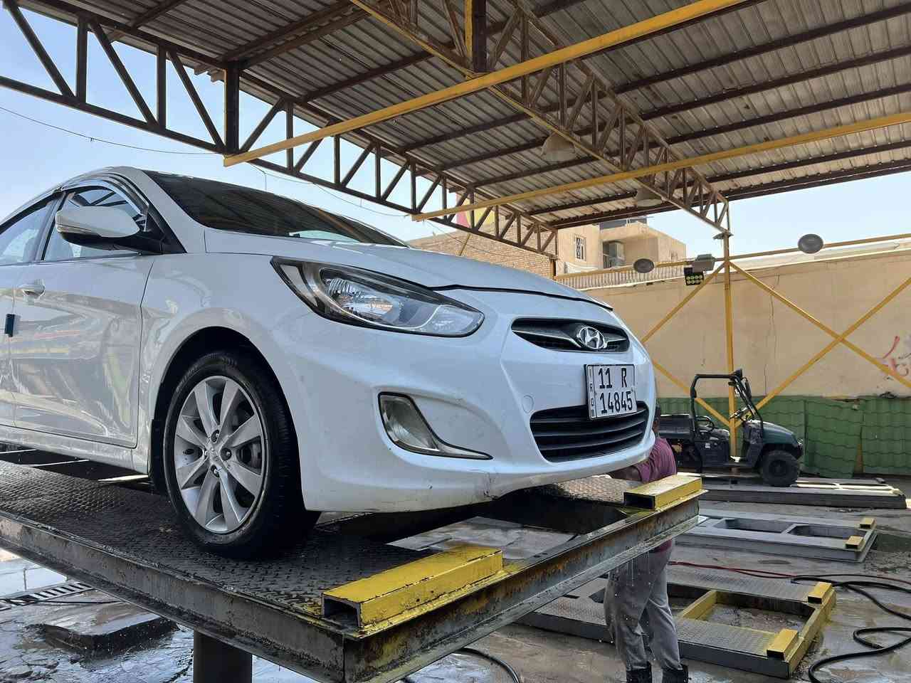 سلام عليكم اكسنت 2013 خليجيه كير محرك تبريد تدفئه كهربائيات كلها مكفوله بيها صبخ جاملغين الاماميه بدون دواخل اثر شخوط لايت زينون محرك 1600 دوش السعر 88وبيها مجال ***********
