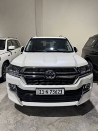 LAND CRUSIER 2021   الفئة : بحراني   بدون اضرار بحالة الوكالة  الممشى ...