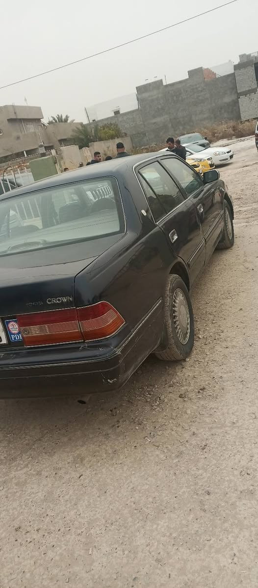 تيوتا كراون موديل 2000 بسمنه السياره نضيفه  جاهزه للأخير داخله بلباكيت صدر امامي خلفي تخم تاير كهربائيات خير من الله مال جناي السياره بيه صبغ حزام جماليه شرط بدون ضربه رقمه جديد سنويه جديده مشرع وطني الي تعجبه اني حاضر سعره 84 اوبيه حك الجيه *********** مكاني ديالى بعقوبة

