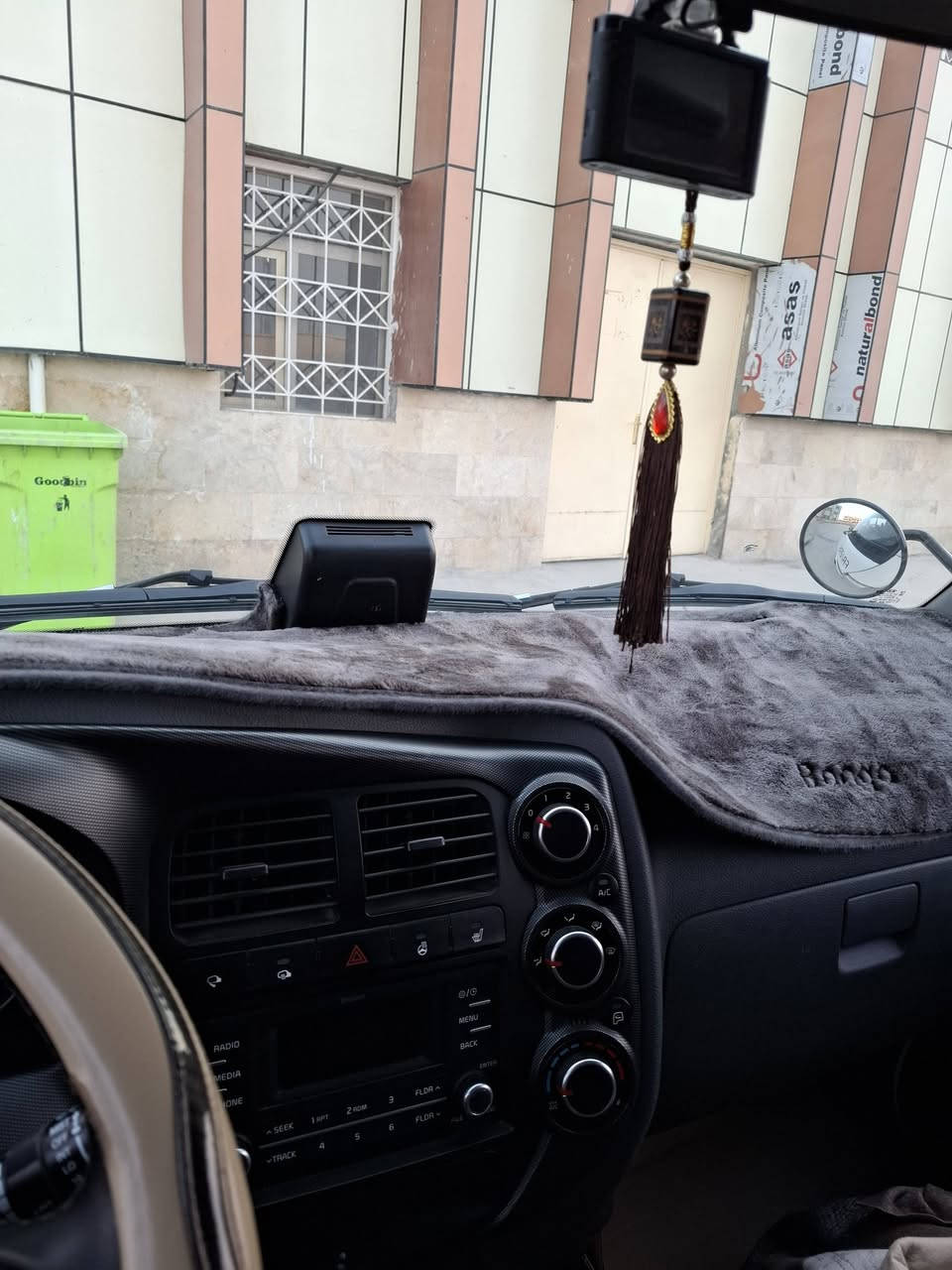 بنكو نثيه 2022 سياره كفاله عامه ضربه وصبغ وتبديل
مكينه وكير كفاله اوتماتيك 
ماشيه 35 ألف رقم انكليزي 
تحويل ثاني يوم 
رادار مانع انزلاق تحديد مسار 
تحكم استيرن 
قماره وربع 
خمس دكم تبريد بالكشن تدفئه بالاستيرن 
مري شفط ادبلو سائل 
السنويه لل2029
سياره جاهزه تدفئه تبريد حداده
السعر 187وبيهه مجال 
للااستفار الاتصال ***********
