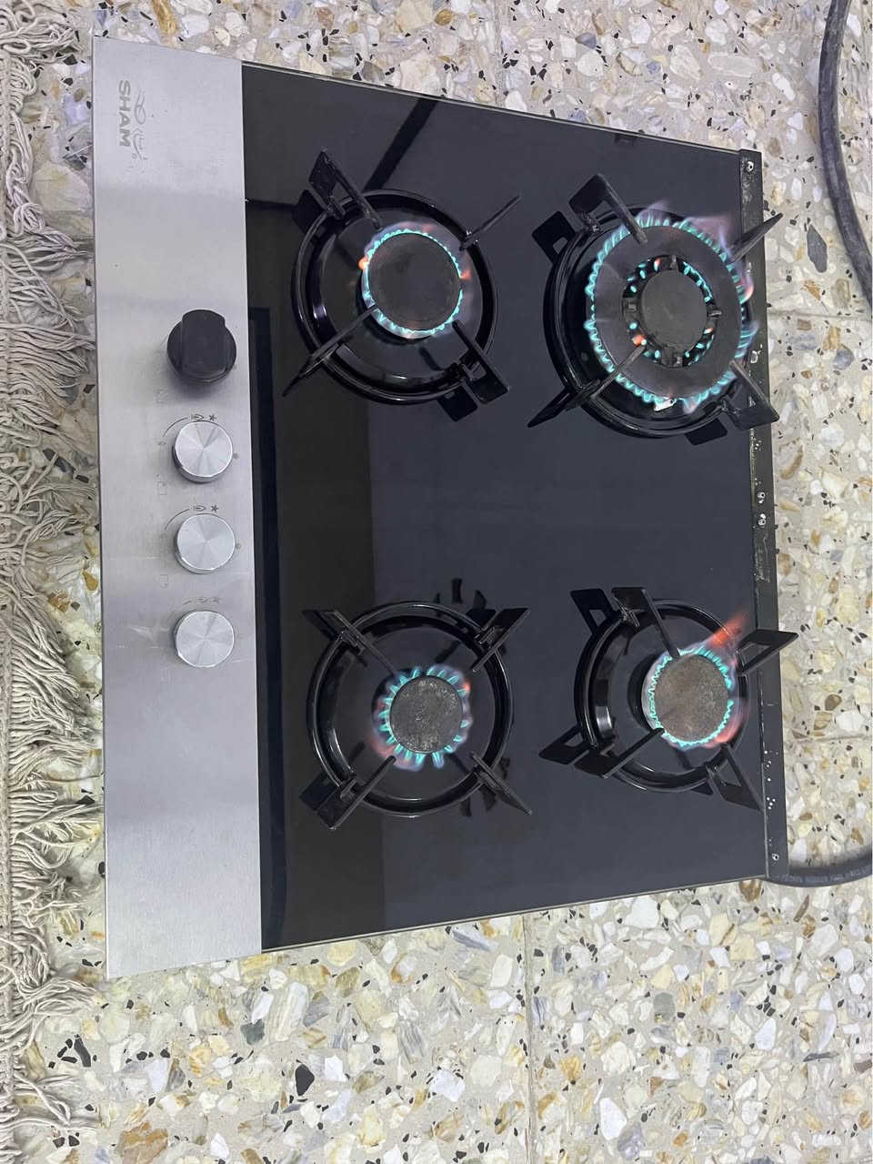 طباخ منضدي ناره تخبل وعلى الفحص سعره 50 وبيه مجال المكان نهايه الشعله منطقه الدهله *********** بغداد, العراق
