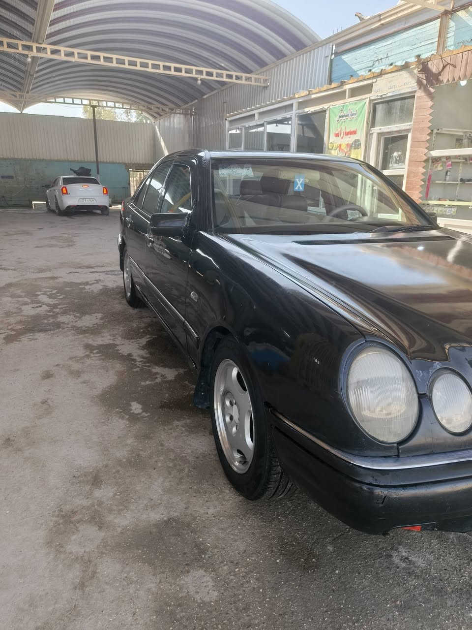 السلام عليكم إخوان رمضان كريم مارسدس لون اسود مديل ٩٨ سياره جاهزه من كير محرك حداديه ٧٥ بل ميه سياره جاهزه من كلشي محرك ففتي ٣٠٠٠ معدل وشلعه كلش حلوه مالك السياره جيراني كبل اوجهك ويا مالك إذا تريد بيع أو مراوس بملكه بس وكالة ما مدفوع كمركه سعر سياره ٥٥ وبيه مجال مكان بابل القاسم ***********
