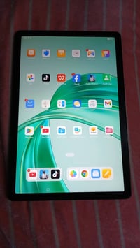 ايباد هونر x8a  يباد هونر للبيع مستعجل عل بيعه  ٤ سماعات صوت ذاكرة ١٢٨...