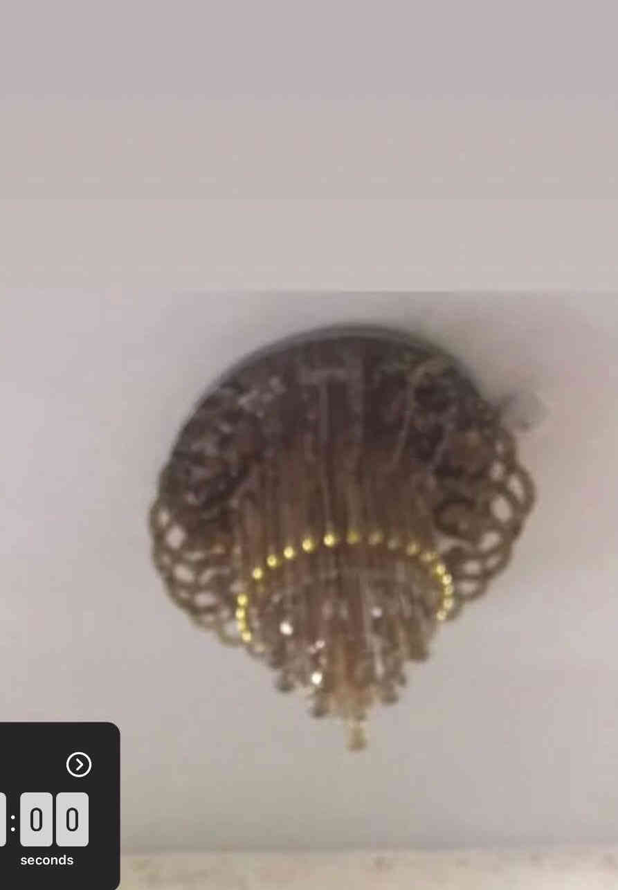 ثريات عدد 3 للبيع 
السعر     125
مكاني بغداد المشتل 
شارع المطبك
***********
