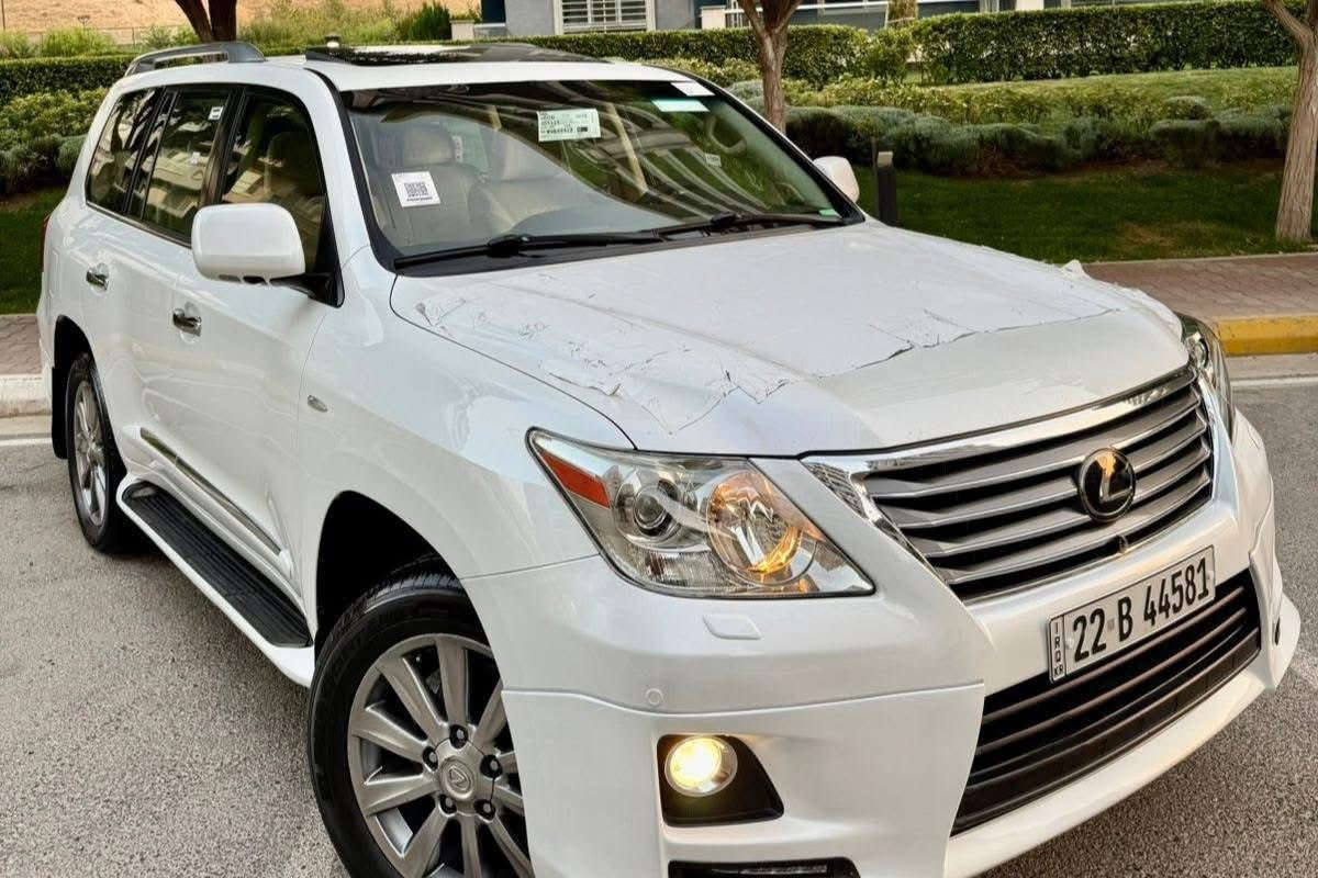 لكزز للبيع او المراوس
 مديل 11 رقم اربيل بأسمي جديده كلش السياره لا محدثه ولا شي كلشي ع بلاد الشركه فول مواصفات ماشيه ١٣٣ حقيقي 
سعر 358 وبيها مجال 
***********
***********
مكان الديوانيه
