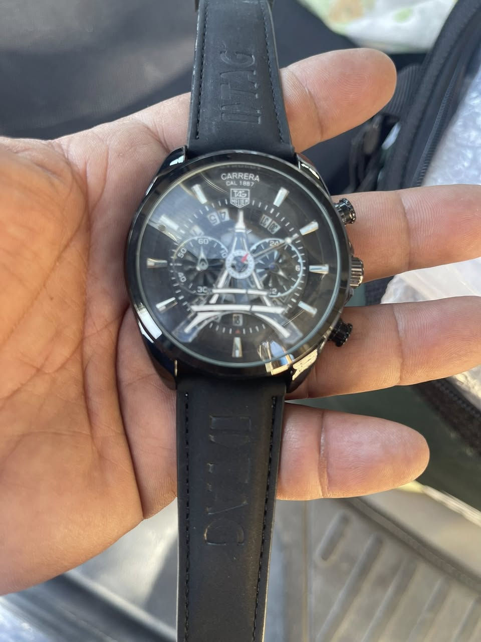 عندي ساعات عدد ١٠٠٠ الف ساعة بالةكلهم ستوبوج  جديد بلايلون مسلفن الي يحب يراسلني على هذا الرقم (***********)
