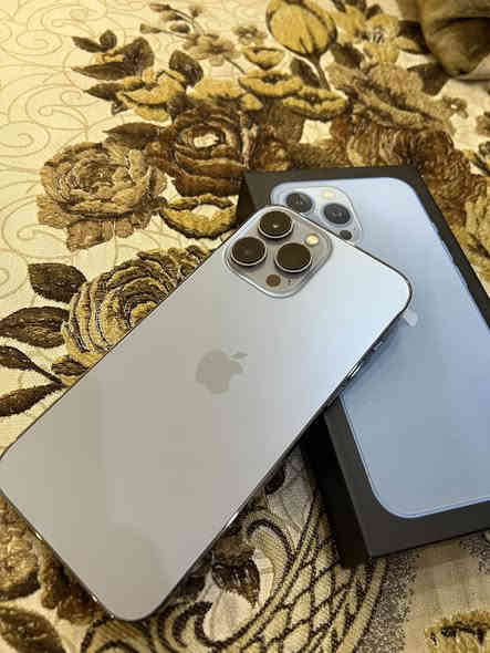 سلام عليكم 👋 للبيع ايفون 13 برو ماكس الذاكره 128 🔋بطاريه 83  لون سمائي جهاز كلش نضيف وتر بروڤ 🔥السعر 650 الف الرقم /***********
