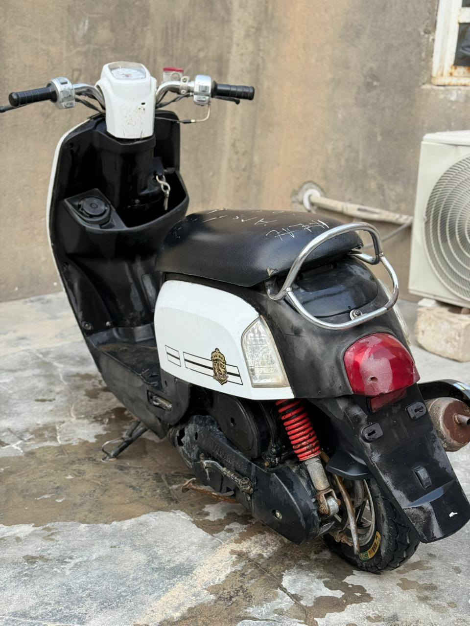 سلام عليكم دراجه ماكس بوليسي دراجه كبريتر حلوه ونضيفه وهذه رقمي ***********مكاني البصره الزبير موجود واتساب
