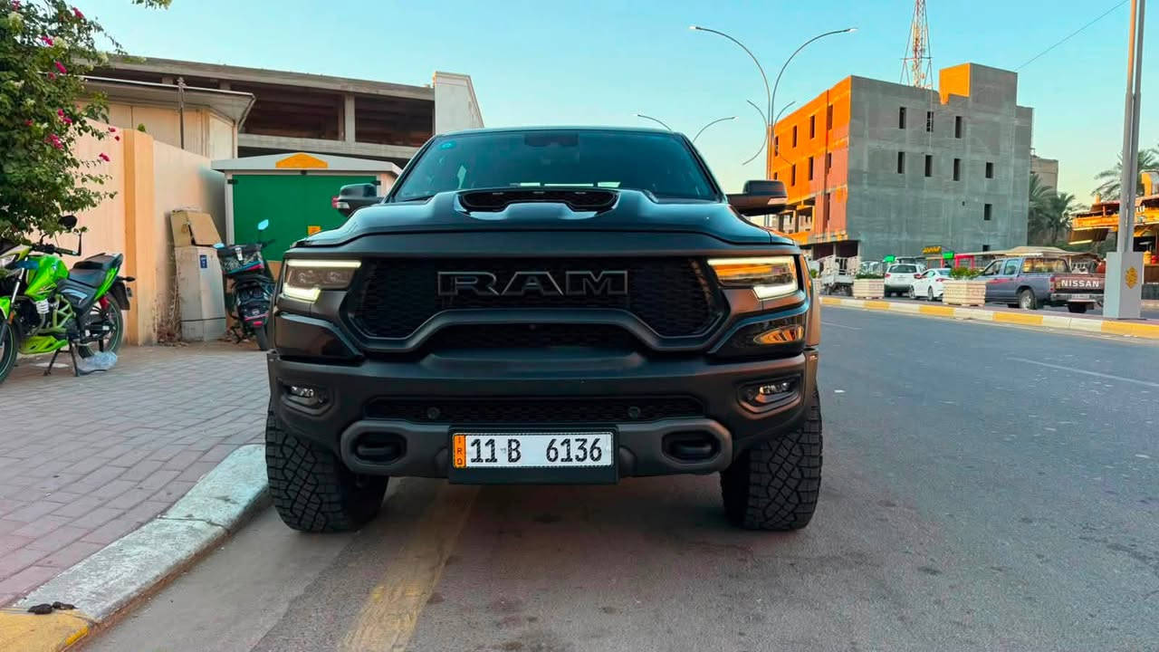 السلام عليكم
رام TRX موديل 2021 
محرك 6.2 سوبر جارج 
خليجيه مكفوله كفاله عامه 
مغلفه PPF بالكامل 
وباقي المواصفات معروفه ما حاجه نكتبها 
السعر 59000$ 
للاستفسار على الرقم ***********
