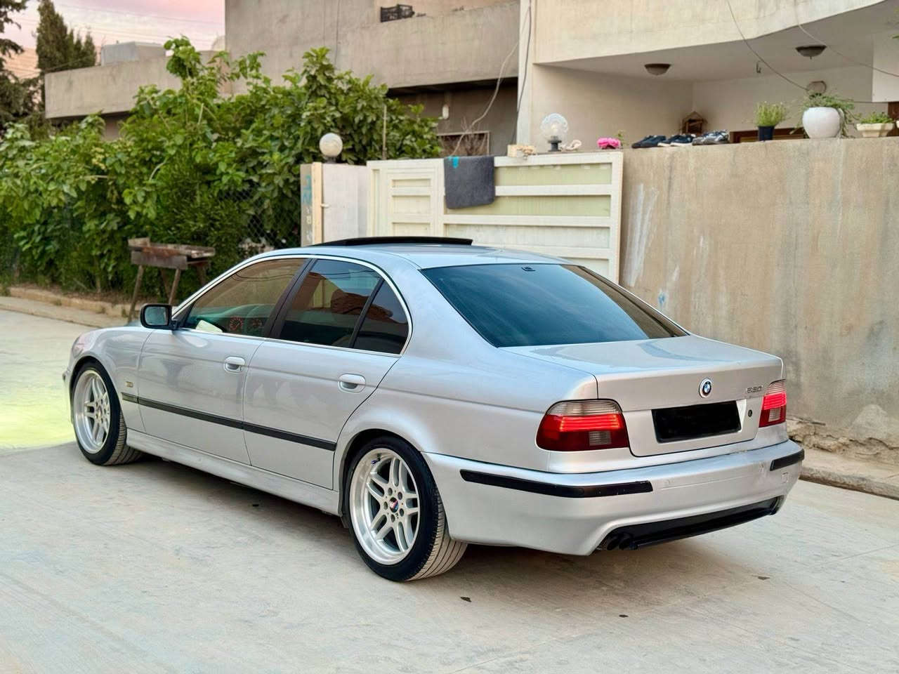 BMW e39
موديل 2003
ليزةرى دوبةى 
ادوات مكصوص
بى دعم و ليدراو 
قةپات قةپات مواسةفات
نرخى 55 وةرةقةو مجال 
*********** أربيل, العراق
