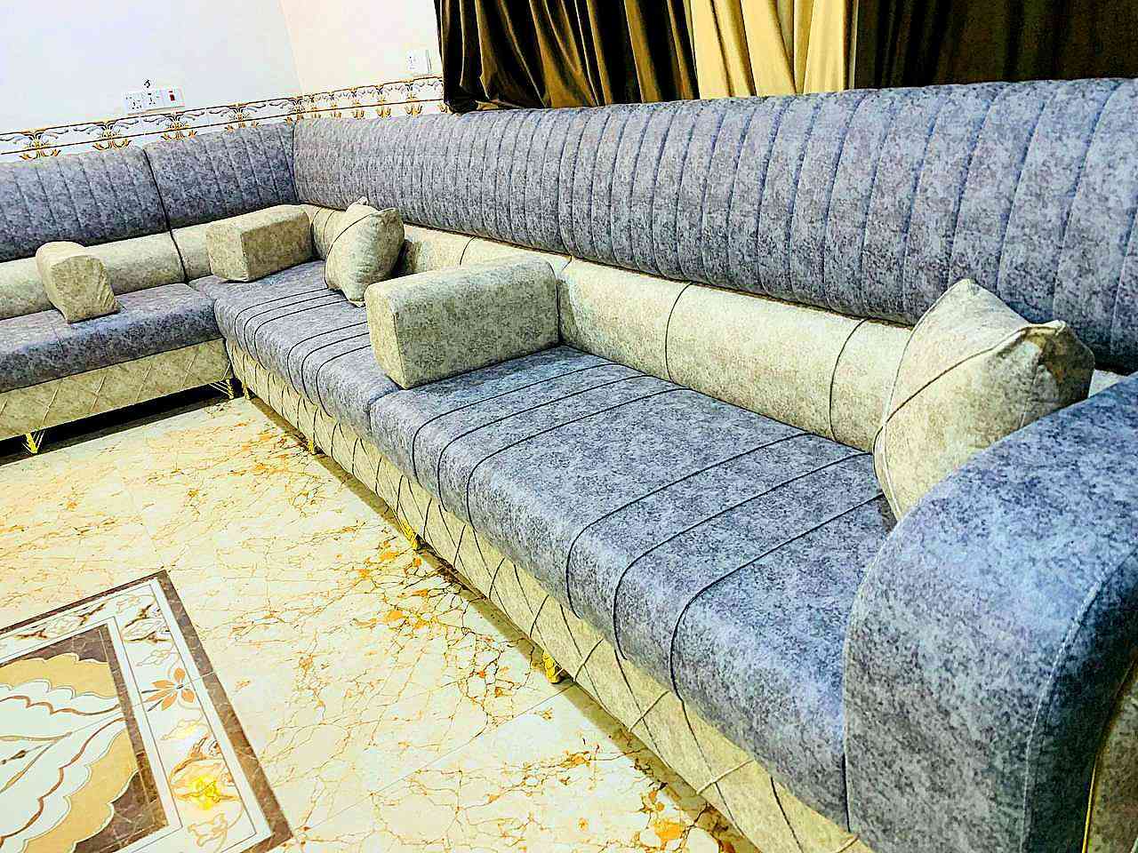 معمل ومعرض شمس الدجيل 💯💯
وبالعافيه وشايفين كل الخير 💫💫 موديل ديوان حسب طلب الزبون من أختيار التفاصيل والألوان الرصاصي والأوف وايت المميزة والجميله  .
💯💯💯💯
يوجد لدينا عمل كافة الموديلات للتخم والديوان يتم العمل بأتقان التصميم والعمل بأيادي أفضل النجارين وأروع المصممين والخياطين بشرط خشب بلوك اسود وأختيار المواد عالية الجودة والأسفنج مميز اول مع طبقه بولستر طبي والقماش المقدف درجة أولى وبشرط تكون كل التفاصيل أفضل من العمل التركي من نجاره ودوشمه والفنش عند تقفيل التخم يعني الحمدالله شغل يرضي الله والزبون موديلات التقجيج اليدوي درجة أولى كل التفاصيل تكون بشرط ١٠٠%  وتجي وشوف المعمل والكادر والشغل بعينك وبعدها يتم الاتفاق على كل التفاصيل ...... وأدخل للصفحه وشوف كل اعمالنه  💯 
💫ويوجد بيع بالقسط 💫

والتوصيل لجميع المحافظات 
واي استفسار الاتصال على الرقم . 

***********
***********   وتساب
