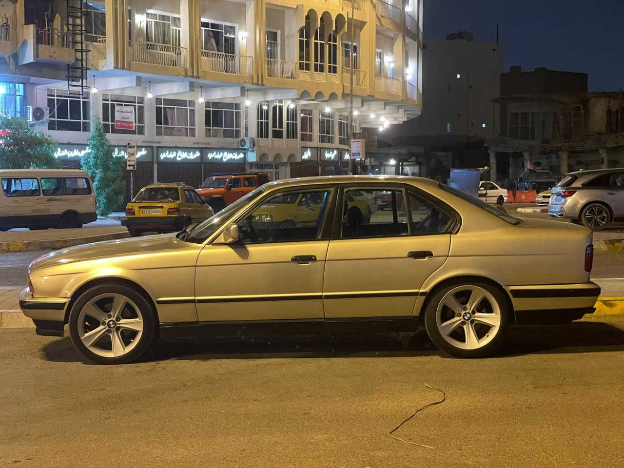 السلام عليكم ٥٢٥للبيع محرك مفتوح نقص سلف و كمبريسر تبريد مصبوغ عام مكان السيارة بغداد السعر ٤٠/***********
