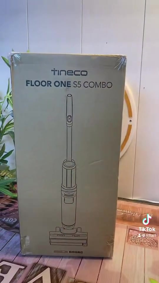 مكنسة تينيكو فلور وان إس 5 كومبو (Tineco Floor One S5 Combo) الذكية لتنظيف الأرضيات.تتميز هذه المكنسة بقدرتها على كنس ومسح الأرضيات في نفس الوقت.تعتبر جهازاً متعدد الاستخدامات يعمل على تنظيف الأوساخ الجافة والرطبة بكفاءة.تأتي مزودة بتقنية التنظيف الذاتي لسهولة الصيانة بعد الاستخدام: عجيبه تخلي الكاع تلمع لمع ،، وماكو اي اثر لاي حد ولا تخطيط بالكاع بعد المسح ، و سهله و خفيفه بالاستعمال
بالعافيه على تاخذها سعرها 250 الف


**إذا كنت صاحب هذا الإعلان وتريد حذفه لأي سبب، رجاءا أرسل رسالة إلى الدعم الفني**