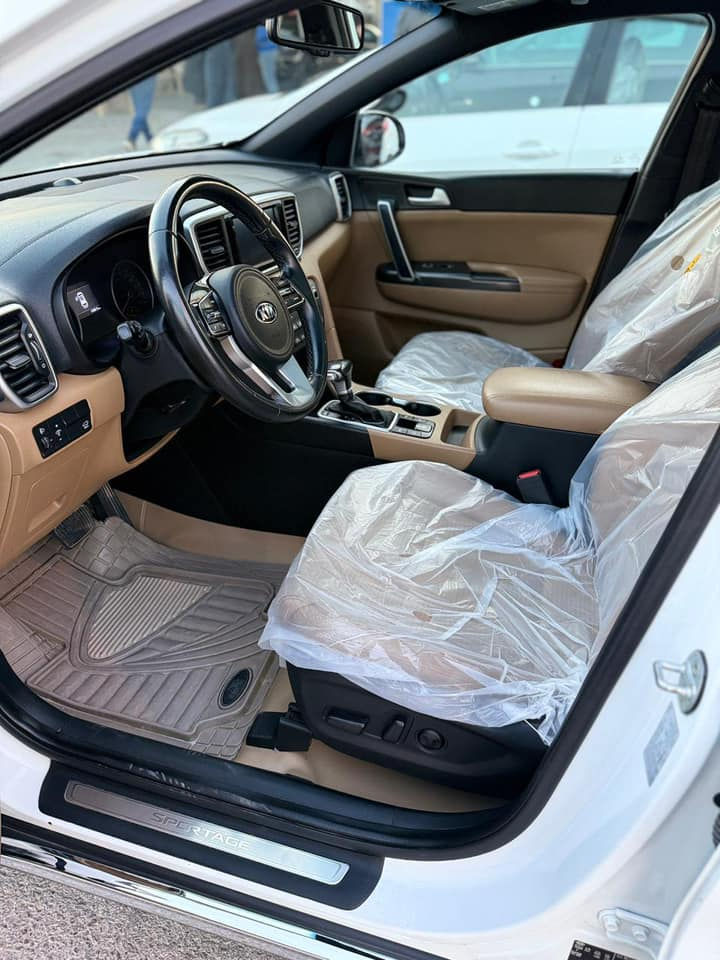 سبورتنج موديل ٢٠١٩
السيارة بيها صبغ اقل الشبر ب الباب الخلفي مال الصدر والباقي كفالة عامة 
GTline
بنوراما 
مري شفط 
جنطة كهرباء 
كشنات جلد 
كشنات تدفئة وتبريد 
حساسات امامية 
حساسات خلفية 
سبير جديد 
بصمة عدد 2️⃣ 

السعر 22,000 
للتواصل   ‭٠٧٨٧ ٦٩٩ ١١٠٩‬
