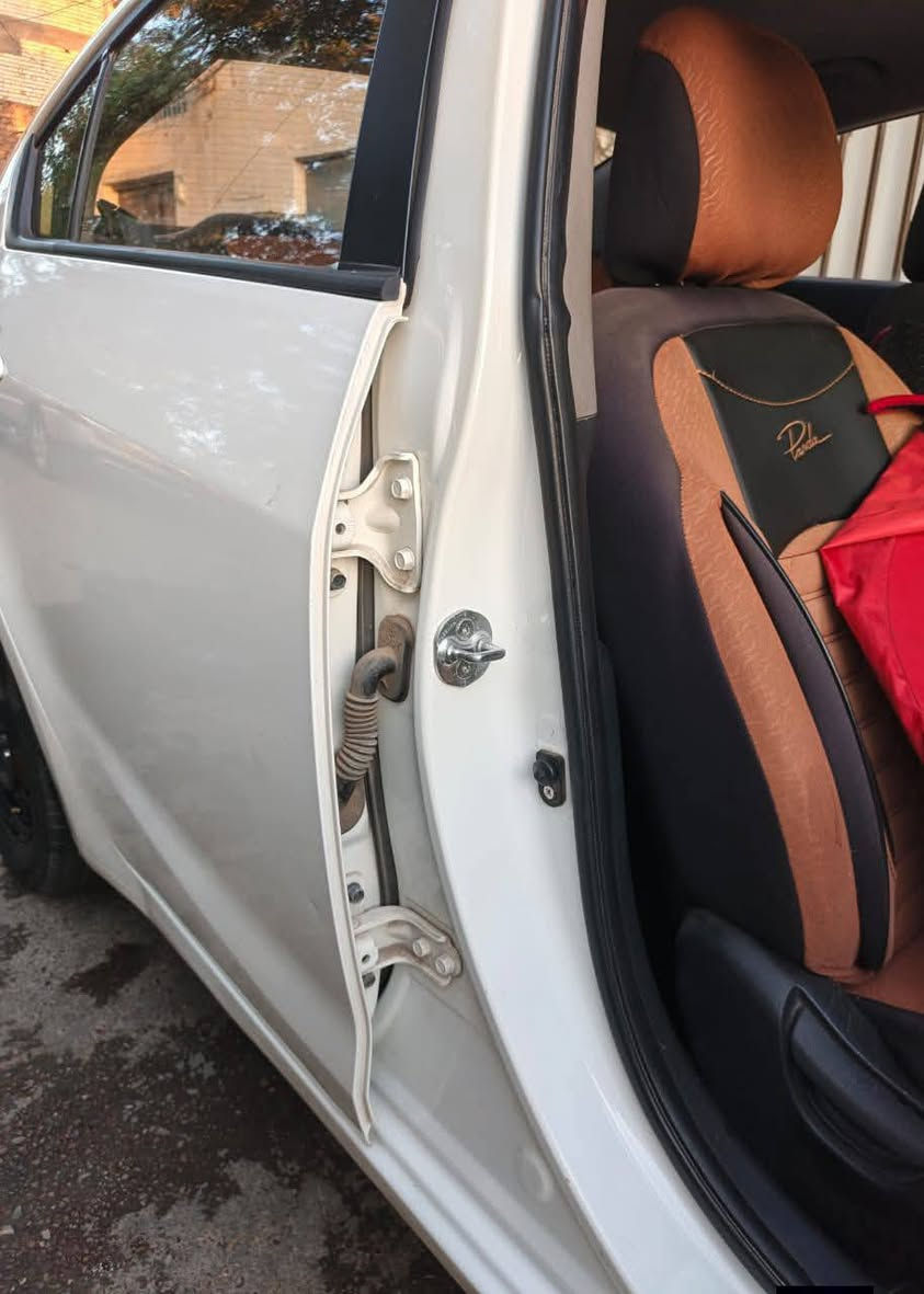 ‏سلام عليكم للبيع سيراتو خليجي موديل 2013 الشكل الجديد سياره كامله ضرره بنيد مصبوغ فقط بدون دواخل الباقي بلادي شركه
‏- محرك 1600 بلادي دوش
‏- تحكم ستيرن
‏- شاشه اندرويد + كامره
‏- طخم تايرات جديد + بطاريه جديده
‏- ماشيه 121الف حقيقي
‏- رقم سليمانيه بأسمي  تحويل فقط بدون وكاله
‏للاستفسار الاتصال على والرقم
‏***********
‏السعر120$
مكاني بغداد/ الشعلة
