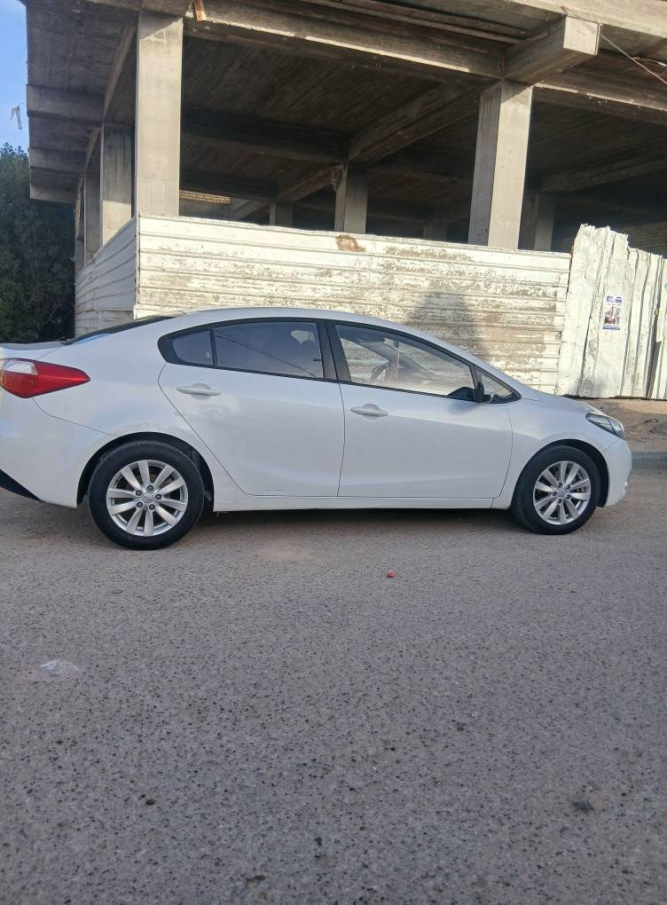 السلام عليكم سيراتو موديل ١٤ رقم قادسيه انكليزي مكفوله محرك وكير شرط مداور ثاني يوم المكان السماوه الاستفسار ***********
