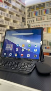 تاب ١٢٫٧ بوصة • ٣٦ گيگا رام • بطارية ٨٤٠٠