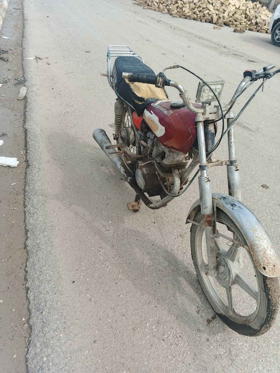 سلام عليكم دراجه للبيع كلك مكفوله من سرقه سعر150بيها مجال مكان سوق الشيوخ عكيكه ***********
