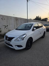 نيسان صني هندي 2025 ماشيه 30 الف كيلو  فول موصفات  سياره بيه طخه خفيفه...