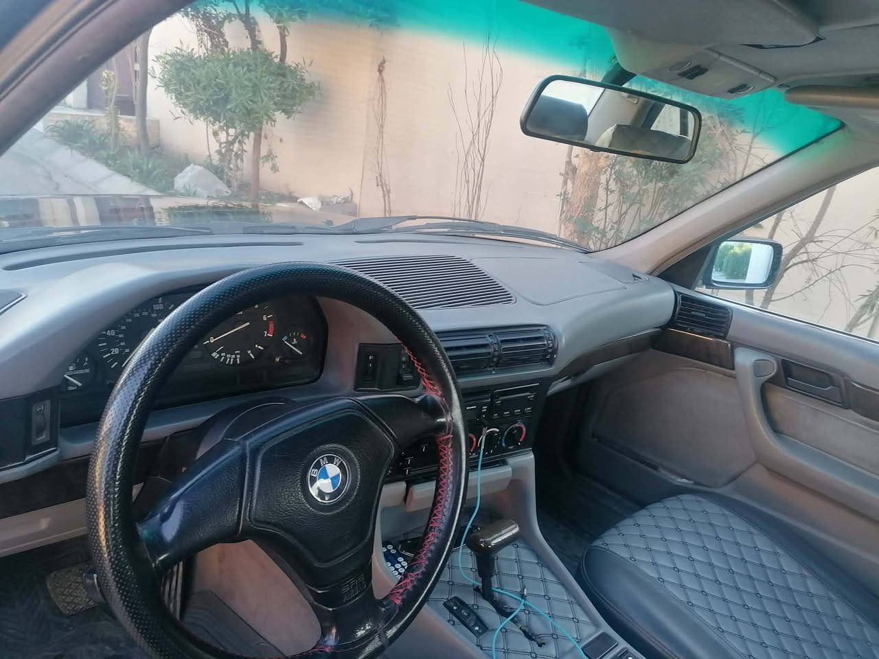 سلاو ، بە ئیزنی ئەدمین
بی ام مودیل 1994 525 ، مکینە کەبس دیجیتاڵ 
ئوتوماتیک 
اسلاید 
دەبل ئیرباک
کوشن هیتەر 
بدون لیدراو
سەنەوی بە ناوی خۆمە تا 2025 
***********
