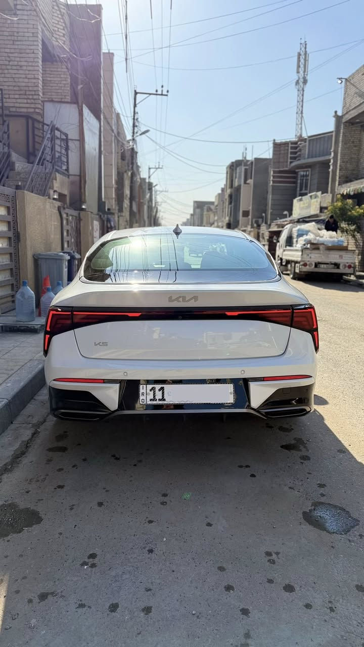 السلام عليكم K5 موديل 2024 خليجي
رقم بغداد الانكليزي الجديد بأسمي تحويل مباشر 
ماشية 15 الف
محركها 2500 (GDI)
بك لايت خلفي لد متصل
بصمة تشغيل + بصمة ابواب ونظام ترحيب 
كشن كهرباء
تشغيل عن بعد 
صندوق ذكي + مري شفط
حساس امامي وخلفي 
شاشة اصلية ابل كار بلي وكامرة دوارة 
السيارة جديدة مكفولة كفالة عامة 
رايدها ب 229 ورقة 
العنوان بغداد الدورة 
***********
