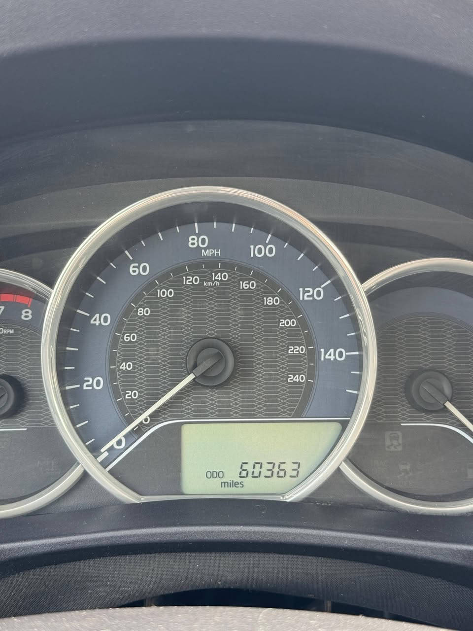 سلام عليكم عندي كورلا 2016 كلين مواصفات LE لون سلڤر السياره جديده مابيها اي شي واردي كندي بس بيها جاملغ سكن متبدل نفس لون رايده ب135 ماشيه 60الف ميل لتفاصيل اكثر خابر على هذا رقم ***********
