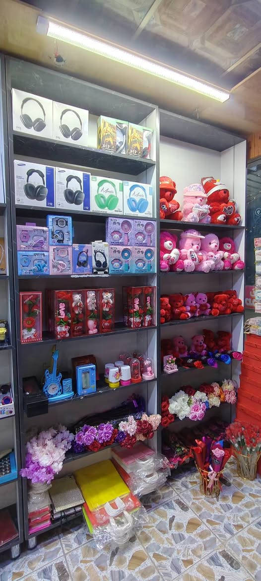 🌹✨ ليلة عيد الحب غيررررر ❤️ ✨🌹
إذا بعدك محتار شتقدم هدية؟
إحنا جهزنالك أحلى تشكيلات 💝
🧸 دبدوبات حب بأحجام مختلفة
🌹 ورد صناعي بألوان تخبل
🎁 بوكسات جاهزة وفخمة
🎧 هدايا مميزة بأسعار تناسب الجميع
لا تضيع الفرصة… خلي هديتك تحچي عنك 😍
الكمية محدودة والطلب عالي بهالليلة 🔥
📍 زورنا اليوم وخلي نساعدك تختار الهدية المثالية
📩 للحجز والاستفسار  ***********
حساب المكتبة مكتبة الضاحية النموذجية  
تلي https://t.me/maktbty_2025

العنوان جسر ديالى خلف حسينية اصحاب الكساء 
#عيد_الحب #هدايا_مميزة #فالنتاين #افكار_هدايا
