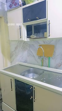 كاونتر تفصال نظيف جدا كما واضح في الصور ثلاث قطع مكانه في الشعلة السعر...