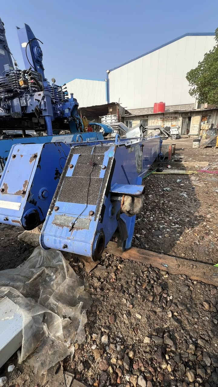 كرين اف اكس حديث فول سيفتي وارد يابان
حجم 360 مخالف 3 سلاتات جديد كلش كامل مكمل مع بم 13 سن مكاني البصره 
صناعيه حمدان
***********
