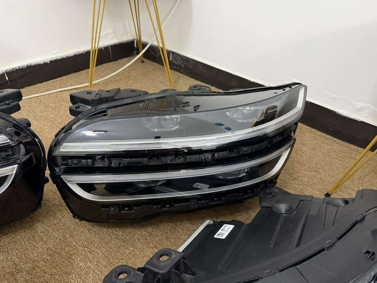 لايتات جنيسس  كلش نضاف بدون اي كسر كاملات هنه وعقولهن جديدات وسعر كلش مناسب سعر الزوج 400دولار وبيهن مجال 
واكو مالت سورنتو وk5 وسبورتج كله نضيف وجديد متوفر توصيل  رقمي *********** اخير قطع تصفيه
