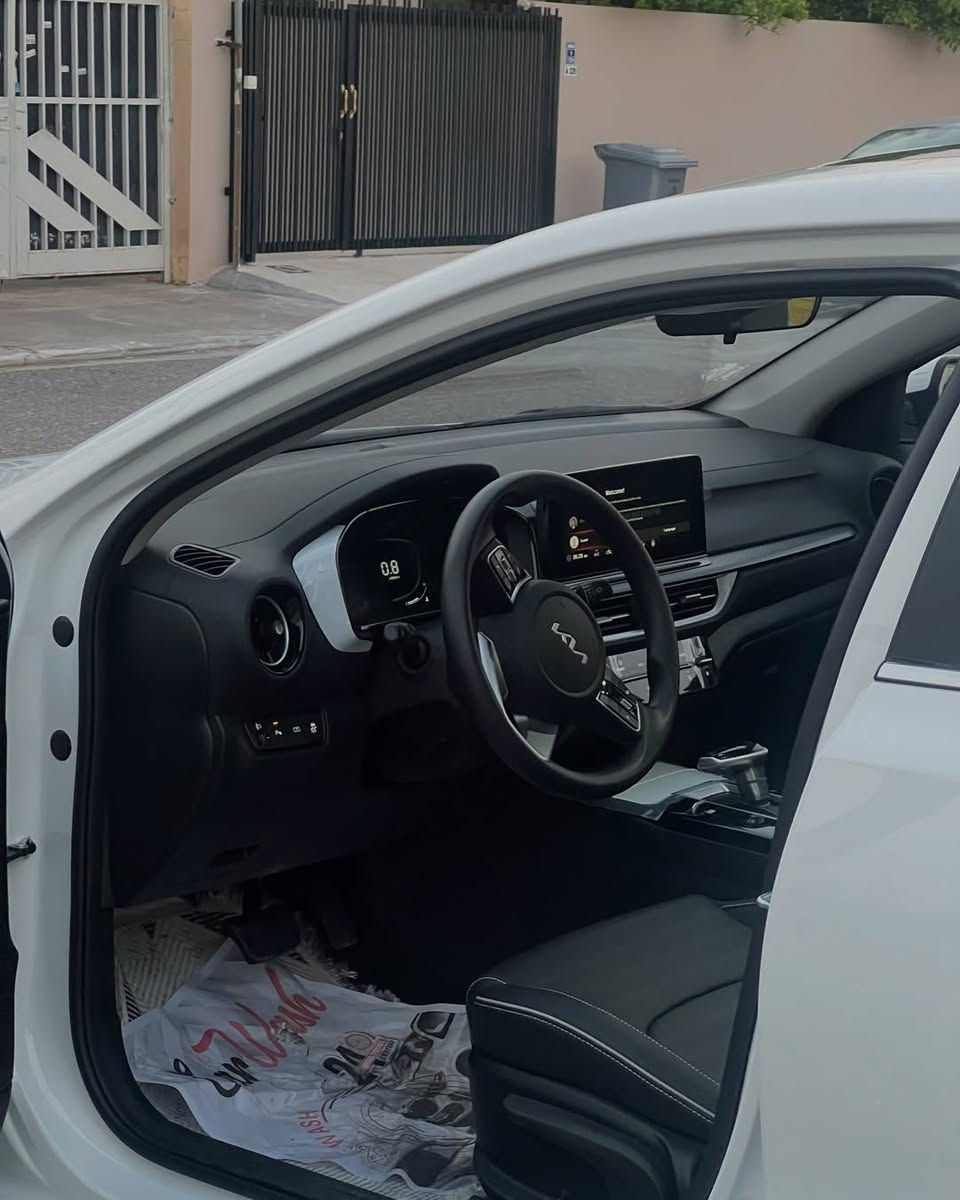 سلام عليكم كي ثري مديل 2024 سيارة كلش جديدة ماتصرف عليها ربع مواصفات حساس امامي خلفلي كشنات جلد شاشة وكامرة تحكمات جهتين منفث يوسبي وتايب سي ويل16❤️ 
سيارة ماشية33 الف وقابل لزيدة💕 سيارة مكفولة بيها بس طخة بل بنيد وبعدها علا وضعها وناشرها وي صور وبل عافية عل ياخذها رقم اربيل مميز🌏 سعر145بيها مجال مكاني بغداد حي العامل💕رقم تلفون***********
