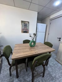 طاولة طعام ٤ • ماركة ڤيلينز • السليمانية