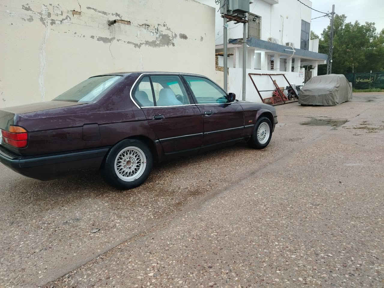 السلام عليكم 735اصل موديل 1992مكينه كير مكفولات صدر أمامي وخلفي مبدله جديد تخم تاير 80. بل 100كهربائيات كلها شغاله وبلاديه مكفوله من الخياس ولظربه القويه بك لايتات حاويه السياره بلاديه مسجل شادلها مضخمات صوت السعر 35وبيها مجال السياره مامخلي شي مامبدله اخوان تحويل سريع ***********
