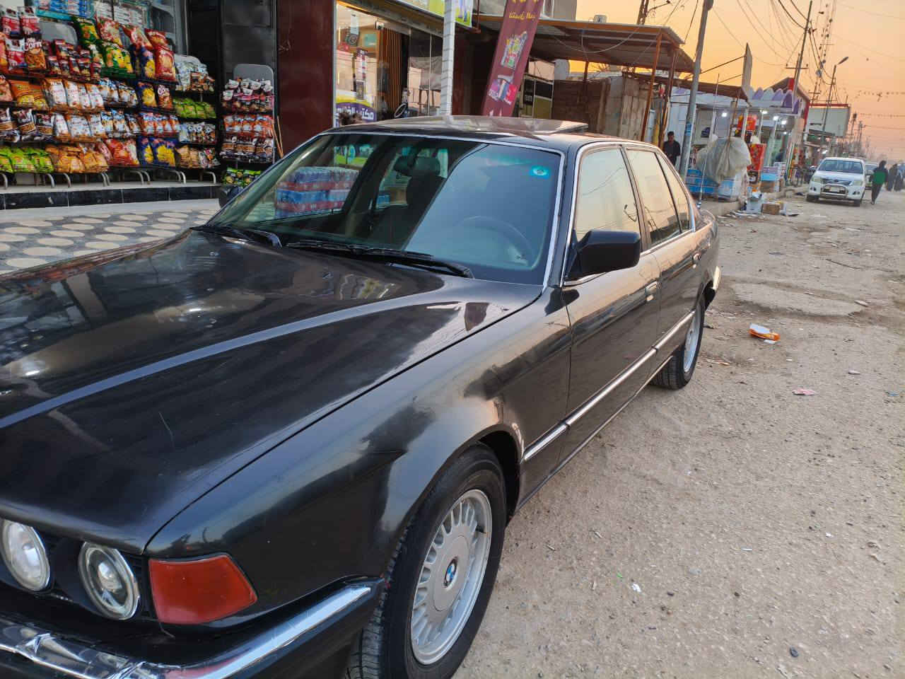 سلام عليكم بيئم 735 اصل سنوية وبليته رقم بغداد انكليزي بأسمي كير حاوية تخم تاير 5ويل كب سنوية ل27 تبريد شغال حدادية جديده فتحه شغاله مكينه بيها خيط بخار السعر/50/ويبها مجال مكان الديوانية قضاء المهناوية 
للاستفسار/***********
