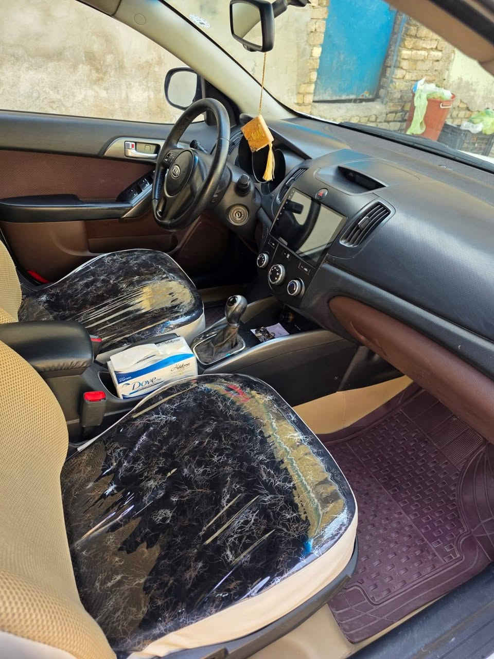 السلام عليكم سياره سيراتو 2011رقم اربيل 22 رقم دولي خليجي تدفئه تبريد خير من الله
حداديه نضيفه خير من الله سياره مكفوله من الضربه والتبديل سياره بالعافيه ع ياخذه جاهزه ربع ماذب عليه كهربائيات كله شغاله شاشه وكامره شغلات بالعافيه ع ياخذه
للستفسار الاتصال ع ***********  
مكان السياره واسط 
غير متواجد عل نت تصال فقط
