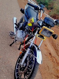 دراجه للبيع  سافان موديل2025 نضيفه دبل دسك امامي وصل سعرها 850 وبيها م...