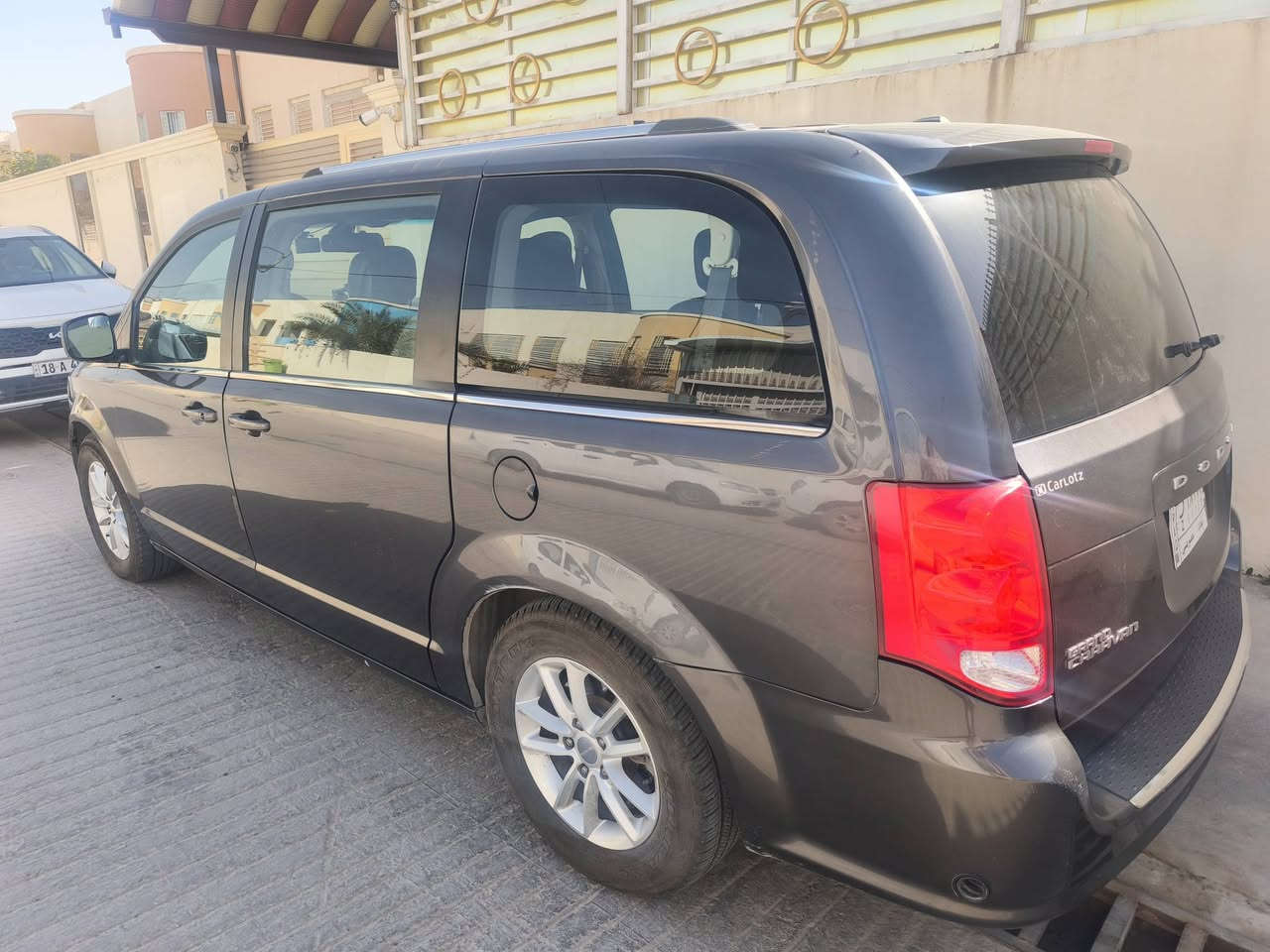 السلام عليكم
دوج كرفان sxt 2019
محرك ٣٦٠٠
منظومه غاز شغاله ٨٠ لتر
تبريد ثلاث قطع
تشغيل عن بعد
محرك / گير بحاله ممتازه
ابواب كهرباء
صندوق خلفي كهرباء
كشن السائق كهرباء
تخم تاير جديد
استعمال يومي نظيف
و بقيه مواصفات SXT المعروفه
السياره بأسمي و نقل ملكيه ثاني يوم
للبيع فقط / 155 ورقه و بيهه مجال
مكان السيارة / النجف
للأتصال / ***********
