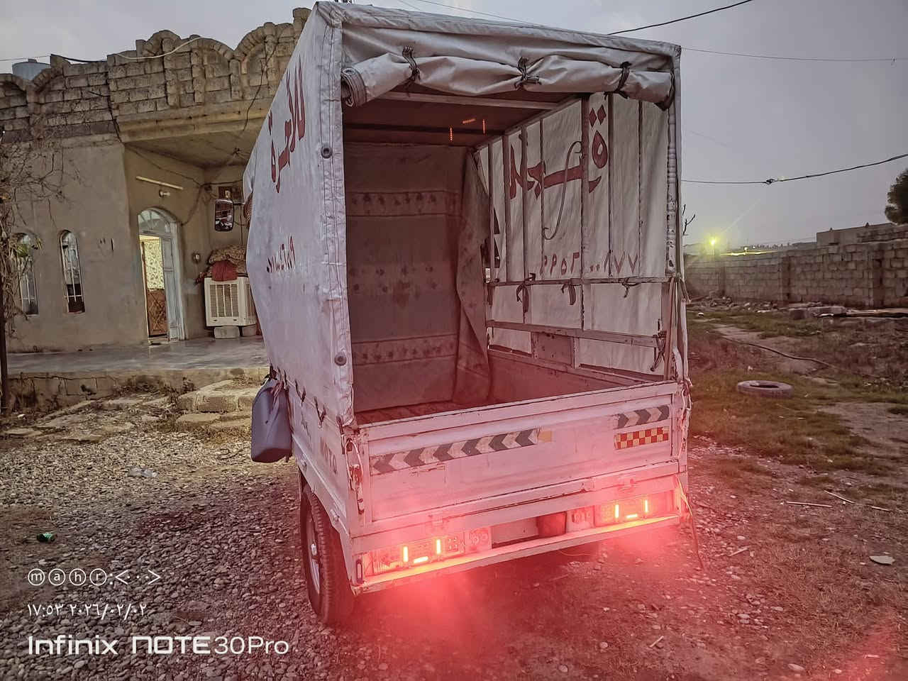 السلام عليكم ستوته للبيع جاهزة من كلشي تخم تاير جديد كهربائية كلها شغاله  لايت عالي ناصي  شرط اشاره شغاله محرك مفتوح نضيف كامله مكمله مال جناي والله العظيم  متوازي على بيعتها تا ادفع قسط كلية  السعر 950 قفل  بدون معامله  المايشتري  لا يكسر بسعرها.  الشراي يتصل ***********.المكان الخظرانية
