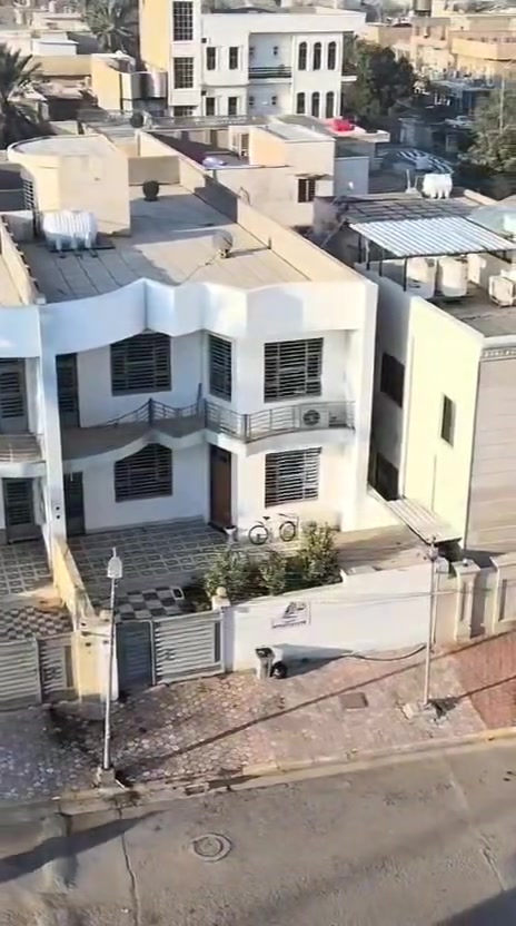 السلام عليكم تم تنزيل السعر لغرض البيع الدار للبيع في منطقة تموز المساحه 320
عرض الشارع ١٥ متر
للاستفسار ***********
