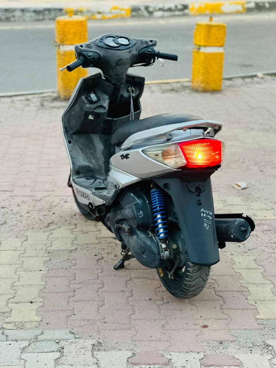 سلام عليكم للبيع دراجه سكنس  فحل ياباني الأصلي قبق نفخ ستان كهربائي دراجه جديده مال رمبه مكينه  اذا برغي مفتوح ترجع بعد الاصلي نوزل خطين  اوراق كامله دراجه جديده مال رمبه مكفوله كفاله عامه شلعه معدل خير من الله شرط علفحص اذه مفتوحه ترجع مكان بغداد الكرخ الصالحيه السعر 750  وبيهه  مجال مستعجل على بيعتهه والاستفسار ***********
