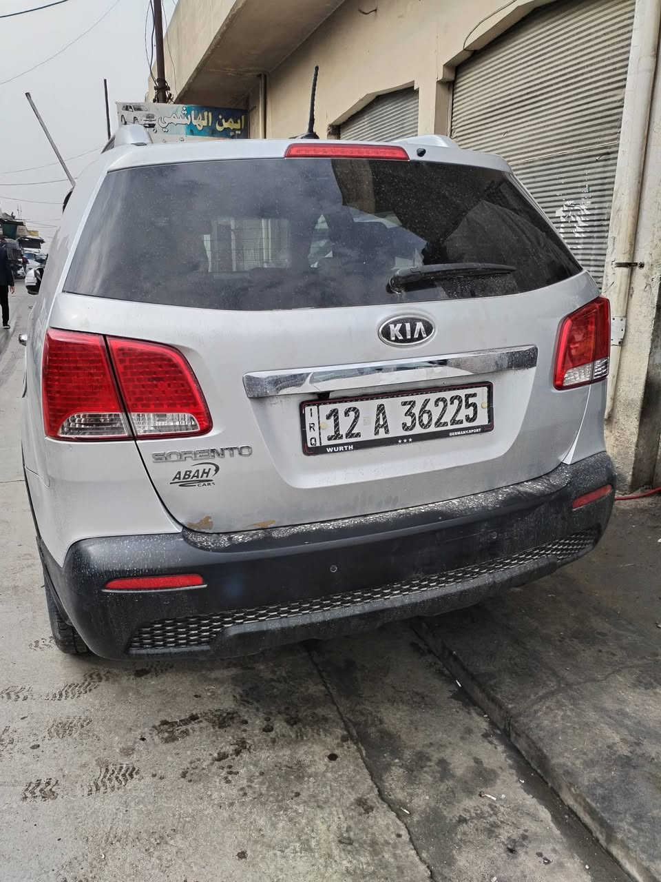 السلام عليكم كيا سورنتو للبيع مديل 2011 لون سلفر صبغ باب الوره السايق فقط بدون دواخل موصفات نص فول رقم نينوى مصطر السياره جاهزه اي نقص مابيها مكينه 4 سلندر تبريد قطعتين دبل شاشه داخل اسود تيرات جديده باتري جديد صدر امامي وخلفي كله جديد السعر 143 وبيها مجال مكان السياره موصل أيسر موبايل *********** كورك ***********
