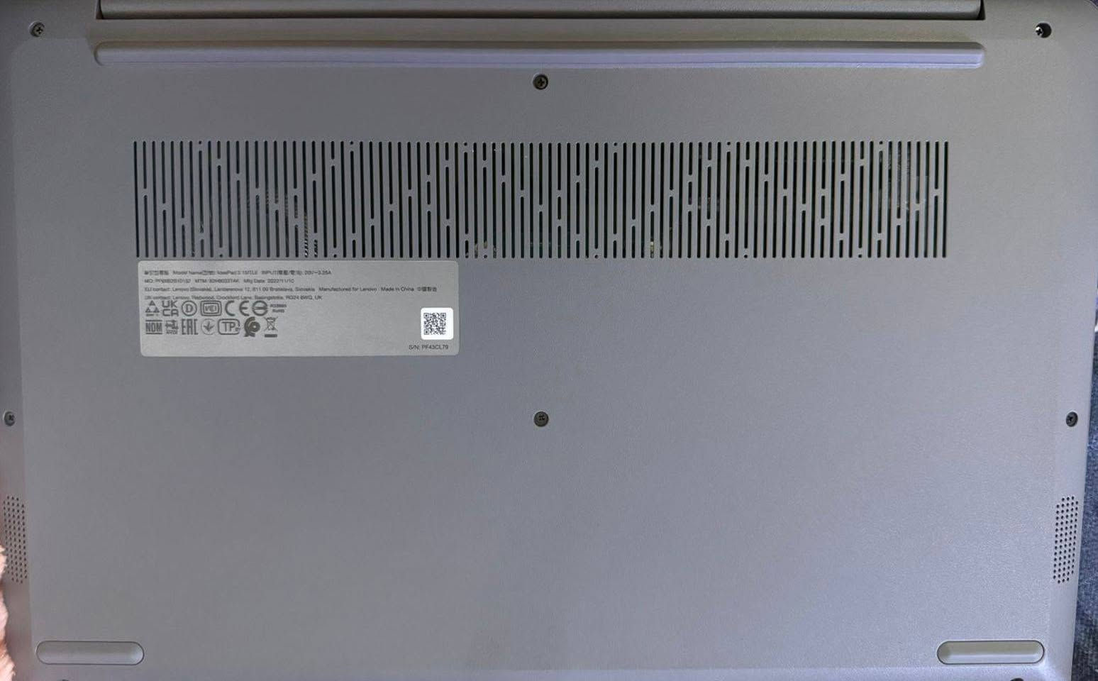 سلام عليكم 
لابتوب لينوفو للبيع 
المواصفات👇
حجم الشاشة 15.6
Core i7 جيل 11
هارد SSD 1T RAM 16
سعر 850 وبيها مجال 
تواصل واتساب : ***********
ملاحظه: الابتوب جديد استعمال قليل جدا نظافه 100% صور كدامك
