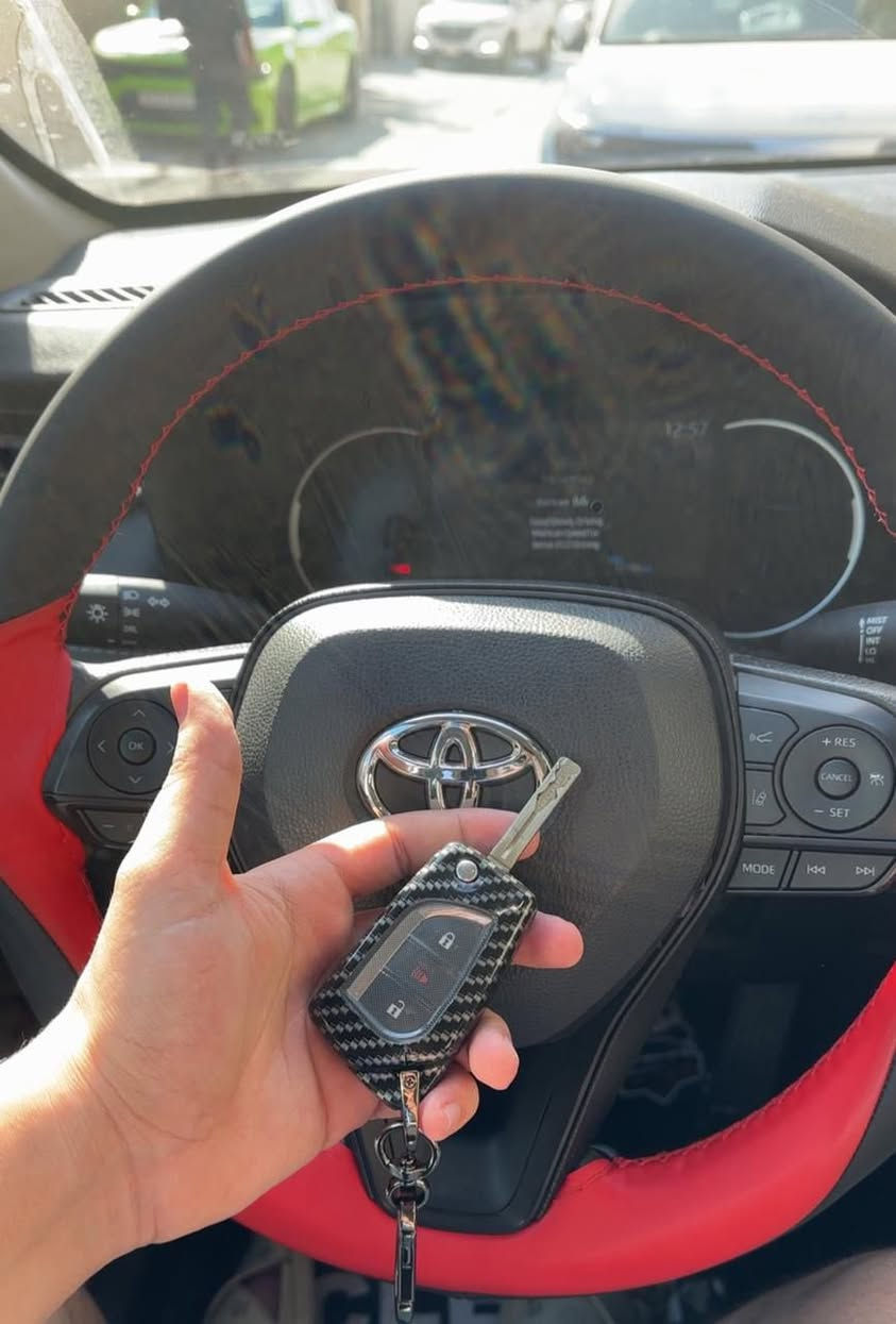 السلام عليكم
تويوتا راف فور LE هايبرد وارد امريكي حادث بنيد وجاملغ

رقم بغداد بإسمي موديل2024 دخول جديد

لون سلفر

ماشيه20 

كامله مابيها اي نقص بحالة الوكاله

جميع الايرباگات سليمه

المواصفات:

- سويچ

- لايتات LED

- مثبت سرعه تفاعلي Adaptive Cruise Control 

- رادار امامي مانع تصادم

- رادار تحديد مسار

- تحكم ستيرن كامل

- ويل كب 18 سموك 

- ٣ انظمة قياده

- اوتو هولد

- هاند بريك بصمه

- شاشة كبيره نظام ابل كار بلي

- كاميرا خلفيه

- فور ويل (دفع رباعي)

 

السعر المطلوب 220$ يعني220 ورقه رقم بغداد

مكان السياره بغداد 

***********
