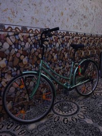 لون تفاحي • موديل ٢٠ • نضيف