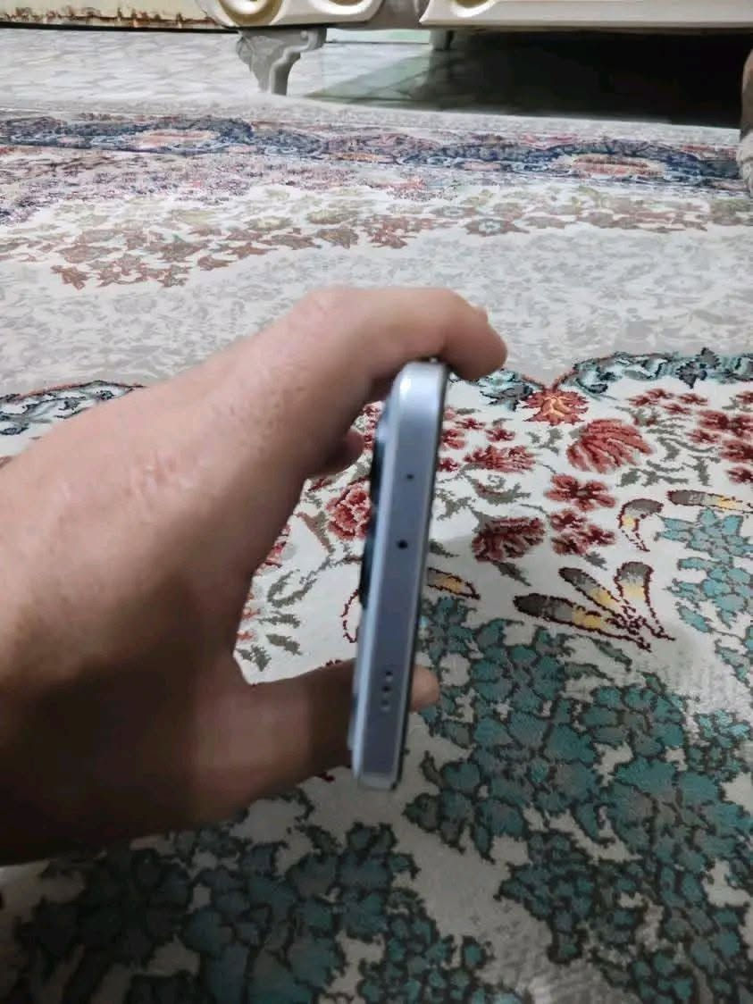 السلام عليكم
📱 POCO X6 Pro 5G

 معالج Dimensity 8300-Ultra

 12+12 رام / 512GB

 يشغل الألعاب ببجي وغيرها على 120 فريم ثابت بدون تقطيع

ملحقاته كامله

مكاني كوفه عباسيه 
مبدل بي فقط شاشه وكاله يعني ماستر 
تواصل *********** واتساب
