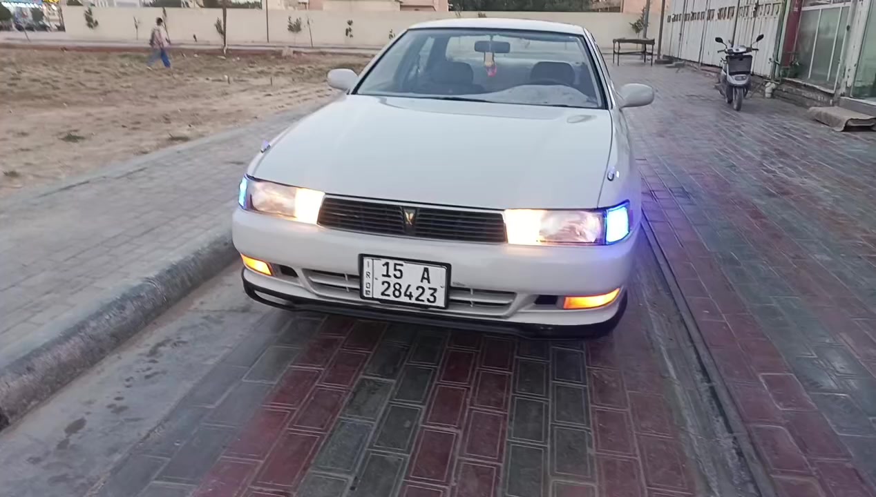 السلام عليكم كرسته للبيع موديل 93 رقم انبار دولي مكينه وكير ثنين ونص السيارة مشروع وطني مكفوله من الكص و النقل الجثه ولعيب الشرعي والضربه حداديه تخم تاير دواخل جديده السعر. 56 عنوان كربلاء    رقم الهاتف  ***********
