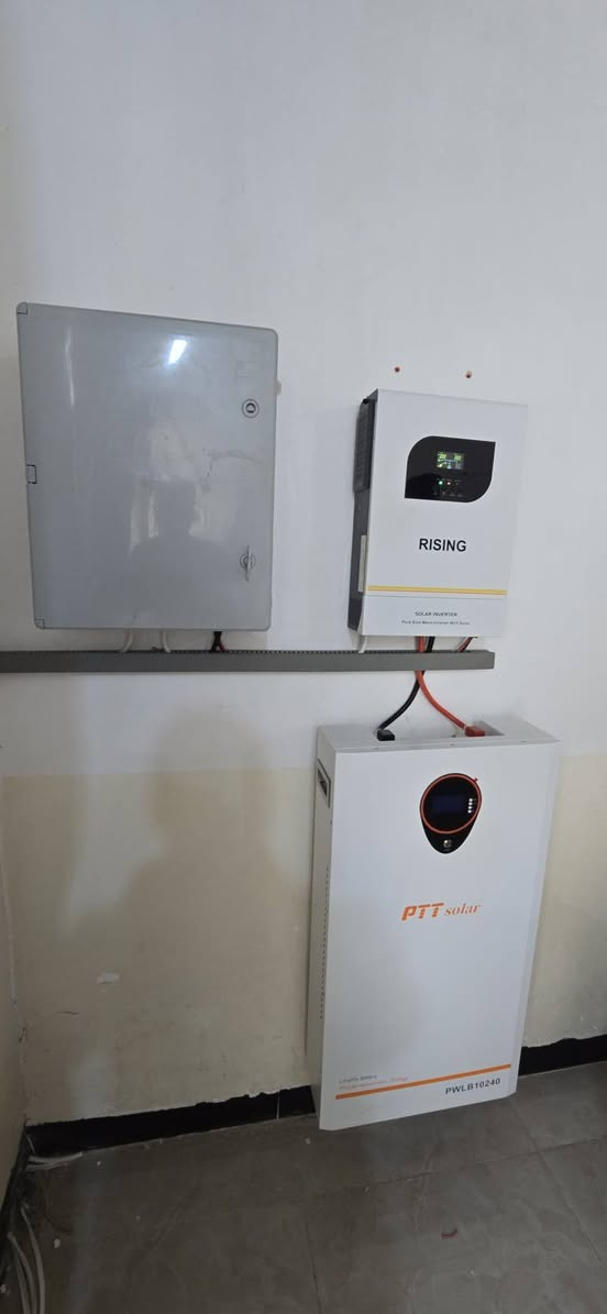 تم بحمدالله تنصيب منظومة طاقة شمسية
 بقدرة 12 اميير نهاري و 10امبير ليلي 
الواح بقدرة 620W ضمان 15 سنة
انفيرتر RISING  6Kw سنتين استبدال 
بطارية ليثيوم 15Kw من شركة SKE ضمان 5سنوات استبدال 
صيانة لمدة سنة مجانية
للاستفسار الاتصال:-
***********
***********
***********
***********
المركز الذهبي-Golden Center 

#ألواح_شمسية #توليد_الكهرباء #نظام_كهروضوئي #مستقبل_الطاقة
#طاقة_شمسية #طاقة_متجددة #استدامة #بيئة_نظيفة
