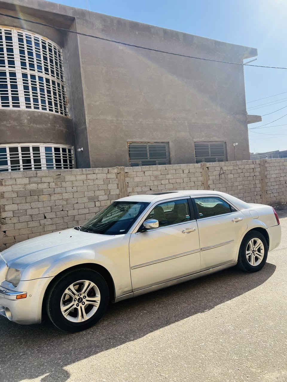 سلام عليكم بيع سريع اوباما2009كير ومحرك وحدادية كفاله تخم تاير جديد مال جناي جاهزه الاخير تبريد ثلج ⛄️ رقم واسط مشروع وطني سنويه ال2027 بيها مكانات صبغ السياره بسيطه 
السعرالشراي يتصل جدا مناسب
الاتصال***********
مامتواجد بلخاص 👆👆
مواصفات السياره 
نص فول غني عن التعريف
